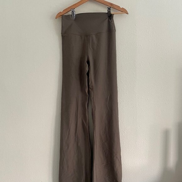 YPB (Abercrombie) Flared Yoga Pants, Size M - Picture 1 of 4